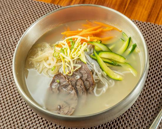 N1. Beef Noodle Soup  고기 국수 牛肉汤面